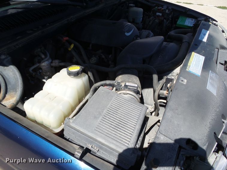 image for item EM9816 2001 GMC Sierra 1500 Ext. Cab pickup truck