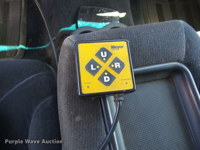 image for item EM9816 2001 GMC Sierra 1500 Ext. Cab pickup truck