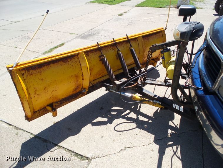 image for item EM9816 2001 GMC Sierra 1500 Ext. Cab pickup truck