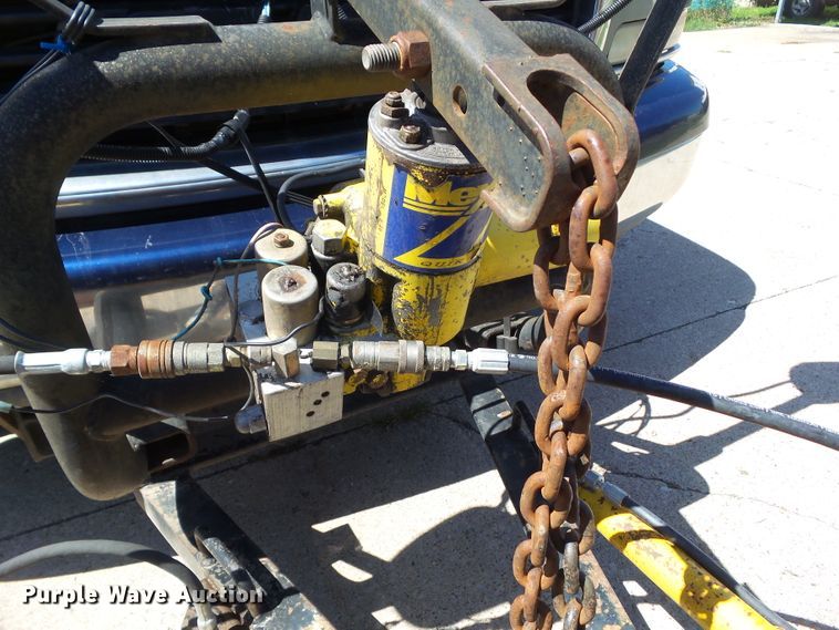 image for item EM9816 2001 GMC Sierra 1500 Ext. Cab pickup truck