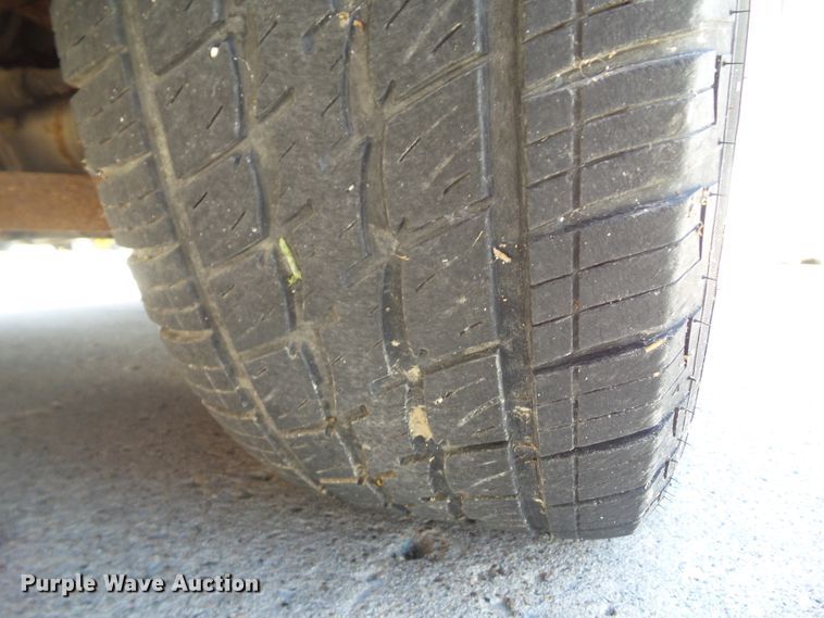 image for item EM9816 2001 GMC Sierra 1500 Ext. Cab pickup truck