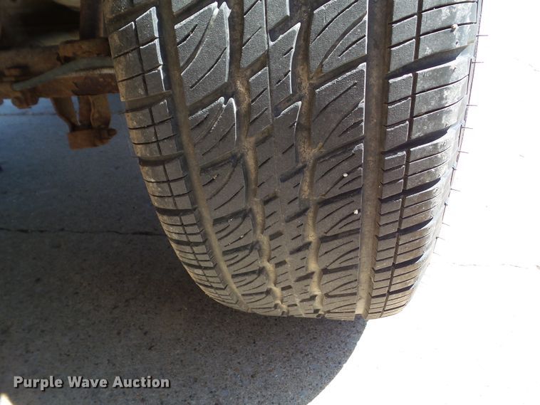 image for item EM9816 2001 GMC Sierra 1500 Ext. Cab pickup truck