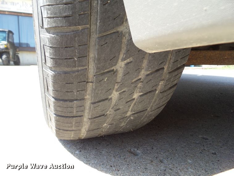 image for item EM9816 2001 GMC Sierra 1500 Ext. Cab pickup truck