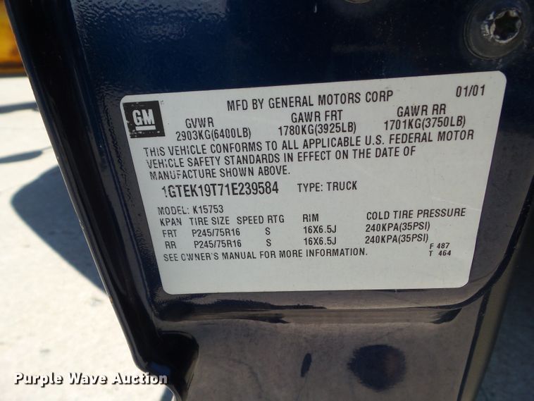 image for item EM9816 2001 GMC Sierra 1500 Ext. Cab pickup truck