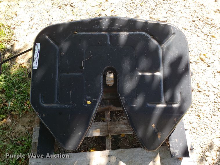 image for item ET9832 Fifth wheel plate