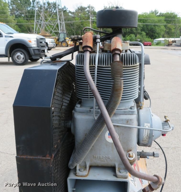 image for item EV9727 Gardner Denver air compressor