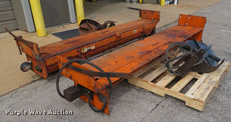 image for item EV9732 (2) end gate spreaders