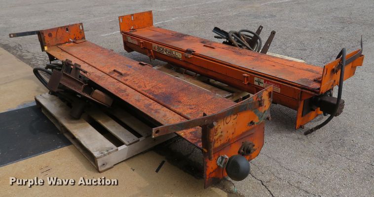 image for item EV9732 (2) end gate spreaders