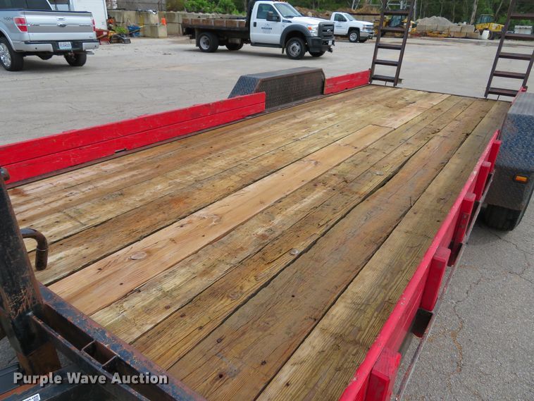 image for item EV9736 1999 Corn Pro UT-18H equipment trailer