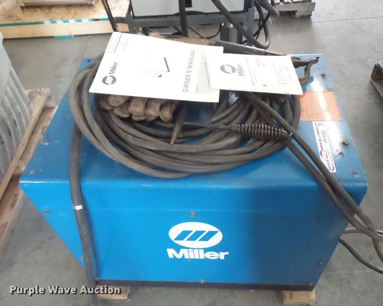 image for item FB9252 Miller Dialarc 250 AC/DC welder
