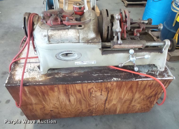 image for item FB9254 Ridgid 802 pipe threader