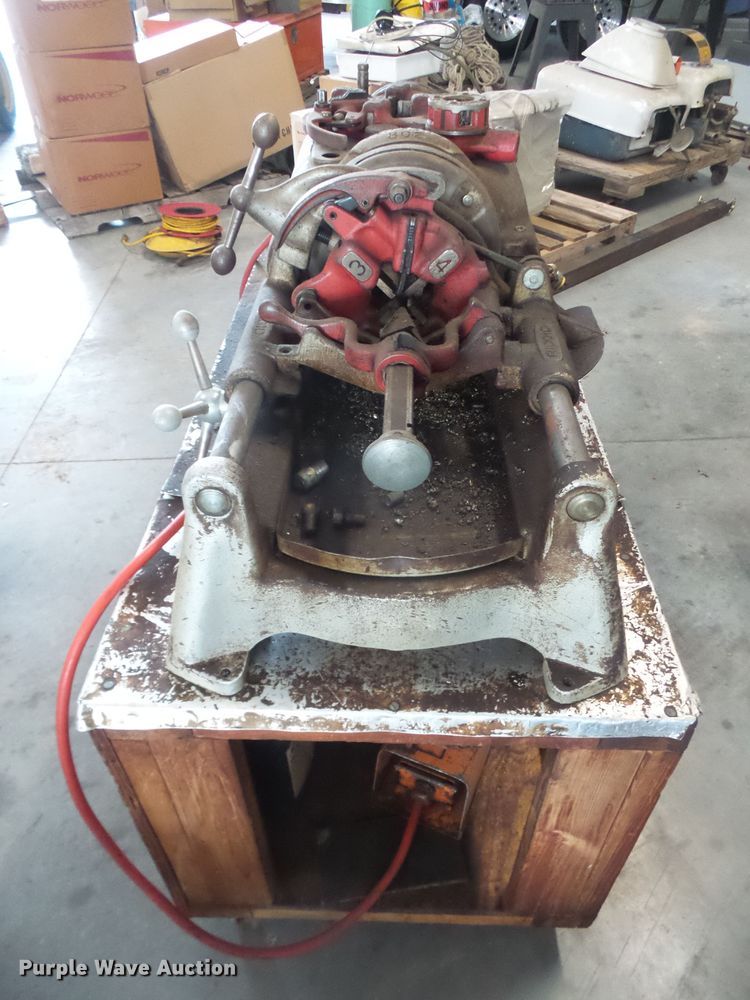 image for item FB9254 Ridgid 802 pipe threader