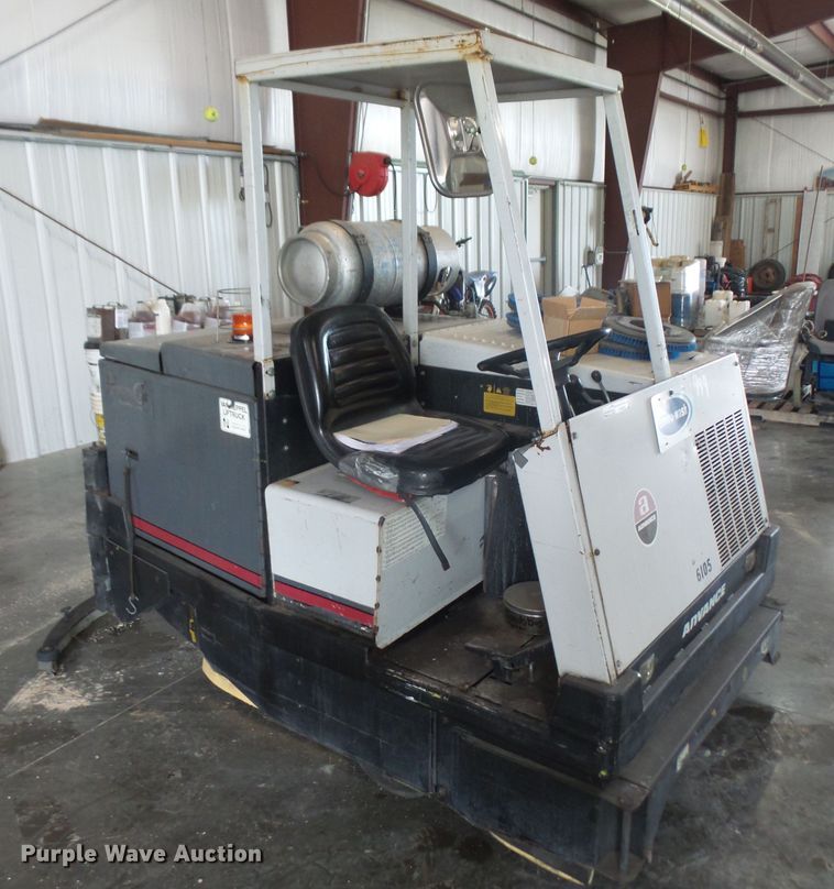 image for item FB9259 Advance Hydrocat 5015 floor scrubber