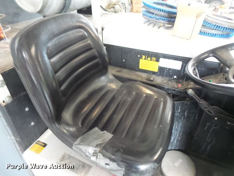 image for item FB9259 Advance Hydrocat 5015 floor scrubber