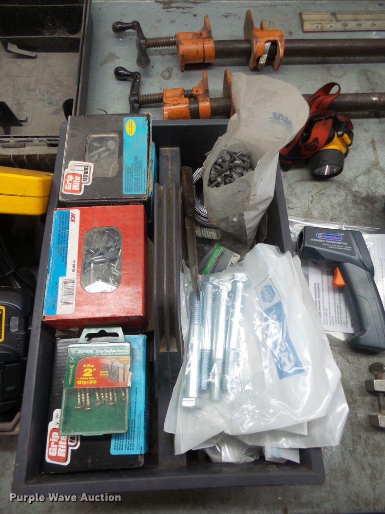 image for item FB9267 Work bench with tools