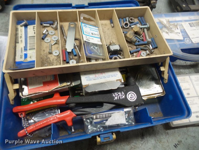 image for item FB9267 Work bench with tools