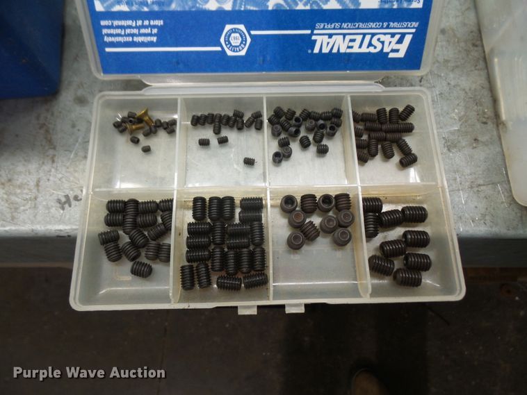 image for item FB9267 Work bench with tools