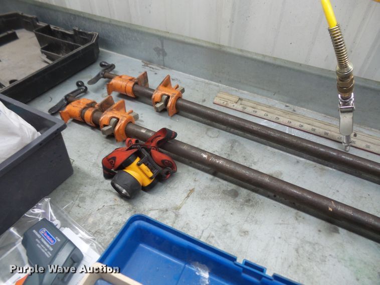 image for item FB9267 Work bench with tools