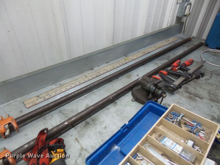 image for item FB9267 Work bench with tools