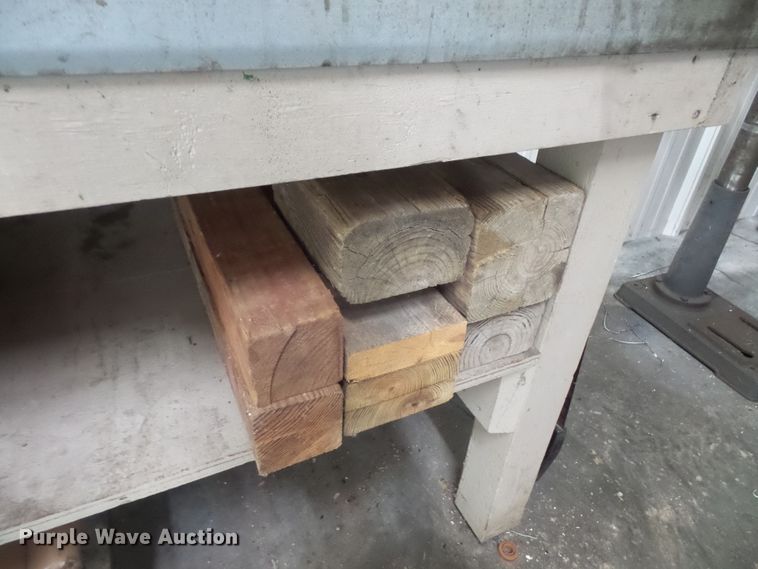 image for item FB9267 Work bench with tools