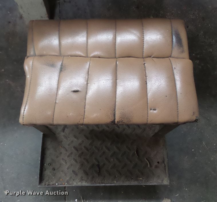 image for item FB9267 Work bench with tools