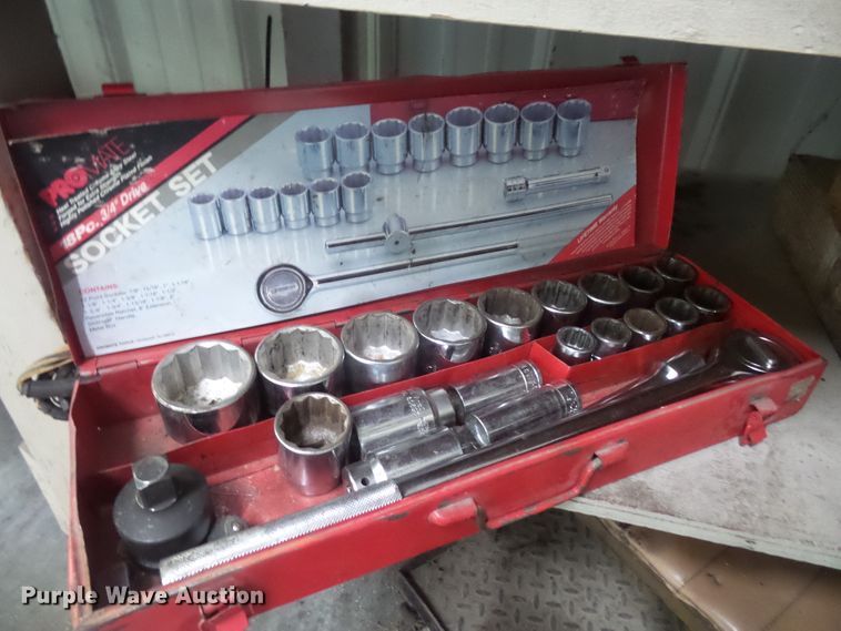 image for item FB9267 Work bench with tools