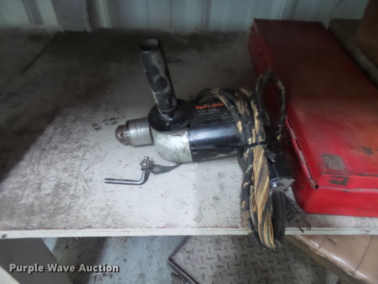 image for item FB9267 Work bench with tools