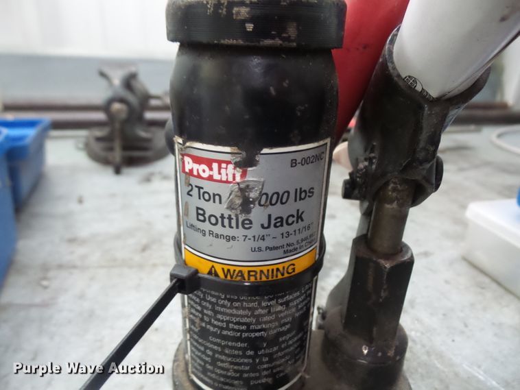 image for item FB9267 Work bench with tools