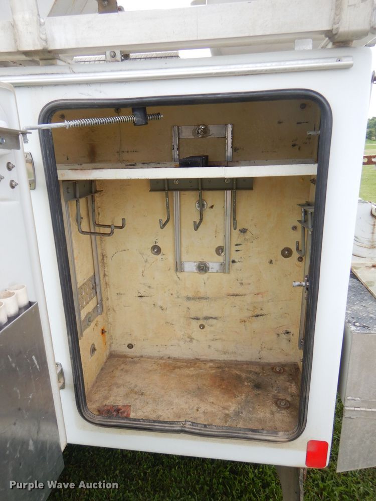 image for item FC9847 2009 Ford F550 bucket truck