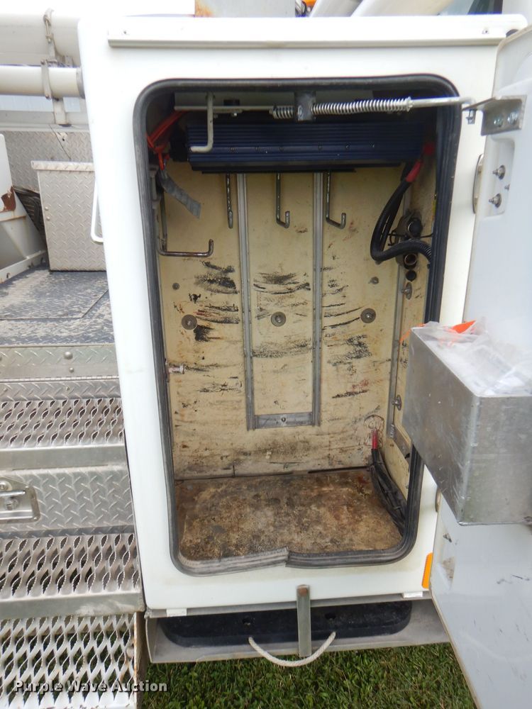 image for item FC9847 2009 Ford F550 bucket truck