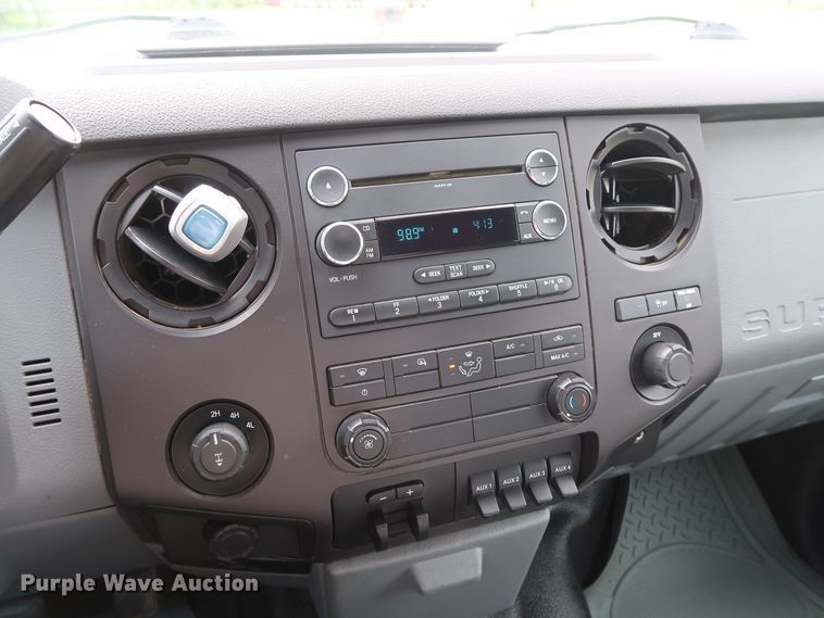 image for item FE9748 2011 Ford F250 Super Duty XL SuperCab flatbed pickup truck