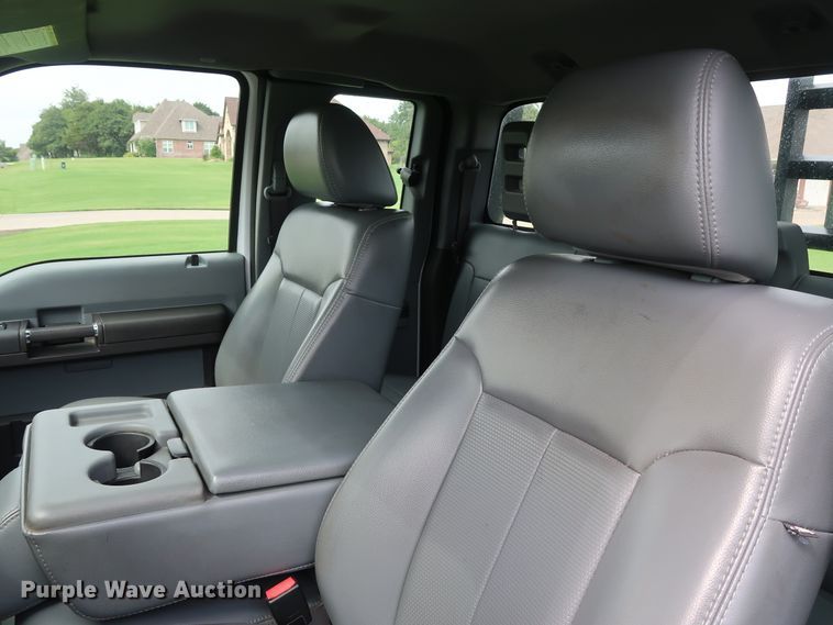 image for item FE9748 2011 Ford F250 Super Duty XL SuperCab flatbed pickup truck