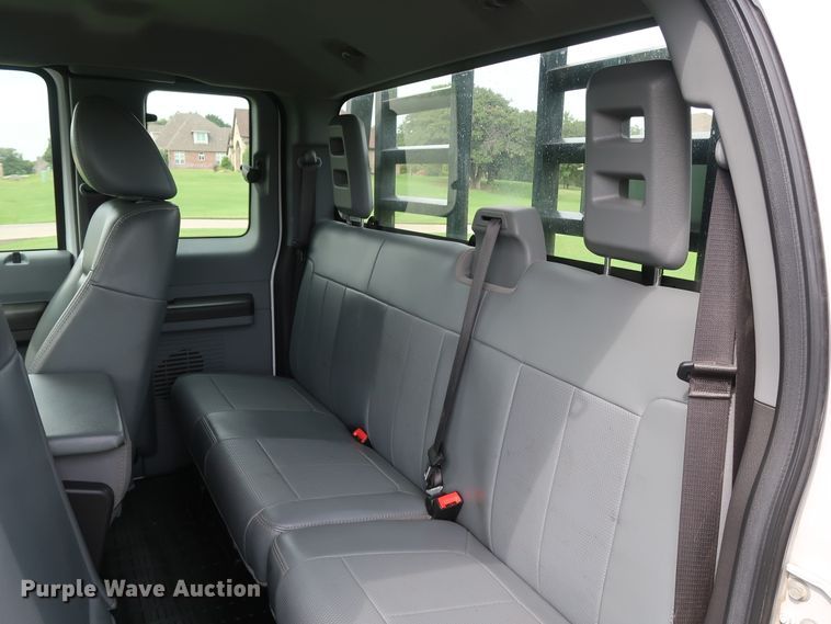 image for item FE9748 2011 Ford F250 Super Duty XL SuperCab flatbed pickup truck