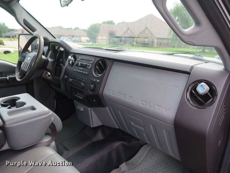 image for item FE9748 2011 Ford F250 Super Duty XL SuperCab flatbed pickup truck