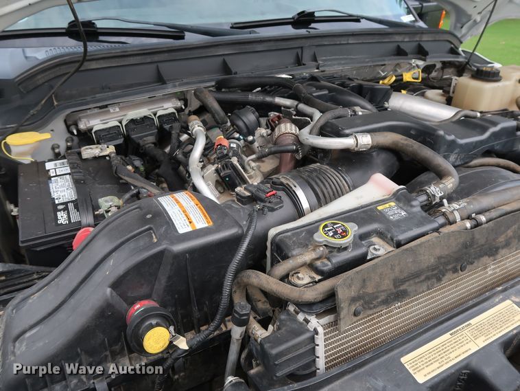 image for item FE9748 2011 Ford F250 Super Duty XL SuperCab flatbed pickup truck