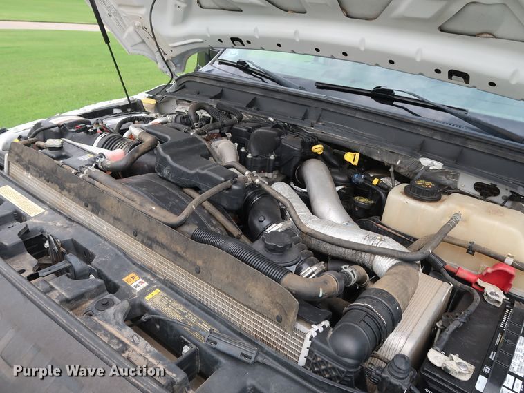 image for item FE9748 2011 Ford F250 Super Duty XL SuperCab flatbed pickup truck