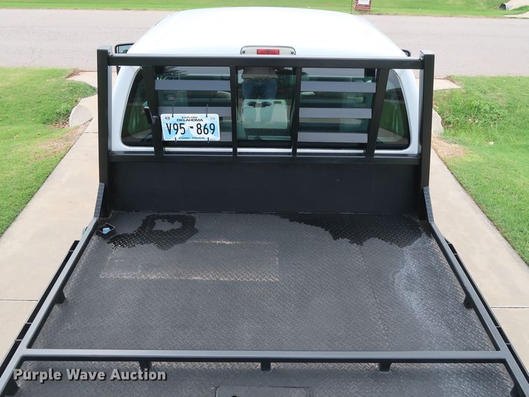 image for item FE9748 2011 Ford F250 Super Duty XL SuperCab flatbed pickup truck