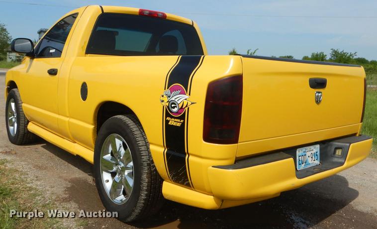 image for item FH9415 2005 Dodge Ram 1500 Rumble Bee pickup truck