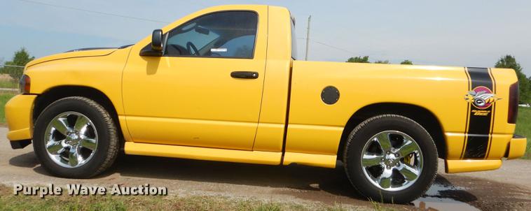 image for item FH9415 2005 Dodge Ram 1500 Rumble Bee pickup truck