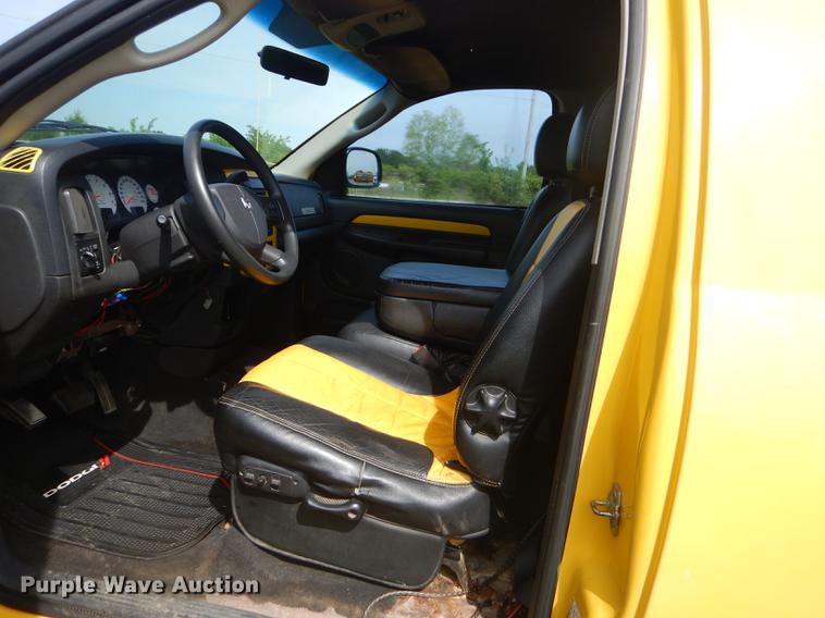 image for item FH9415 2005 Dodge Ram 1500 Rumble Bee pickup truck