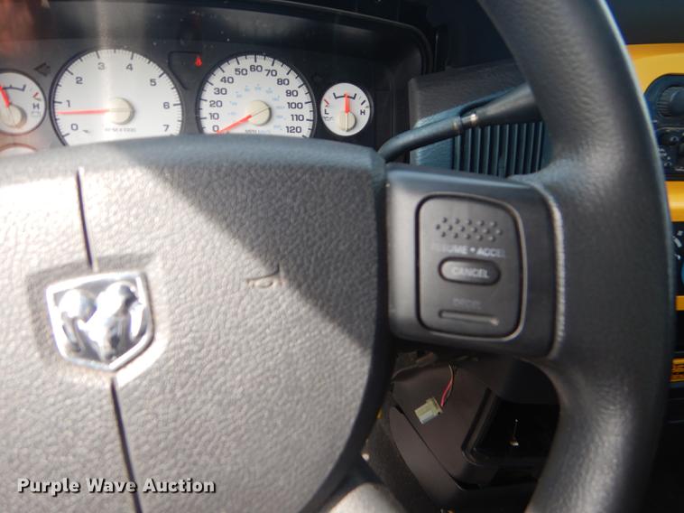 image for item FH9415 2005 Dodge Ram 1500 Rumble Bee pickup truck