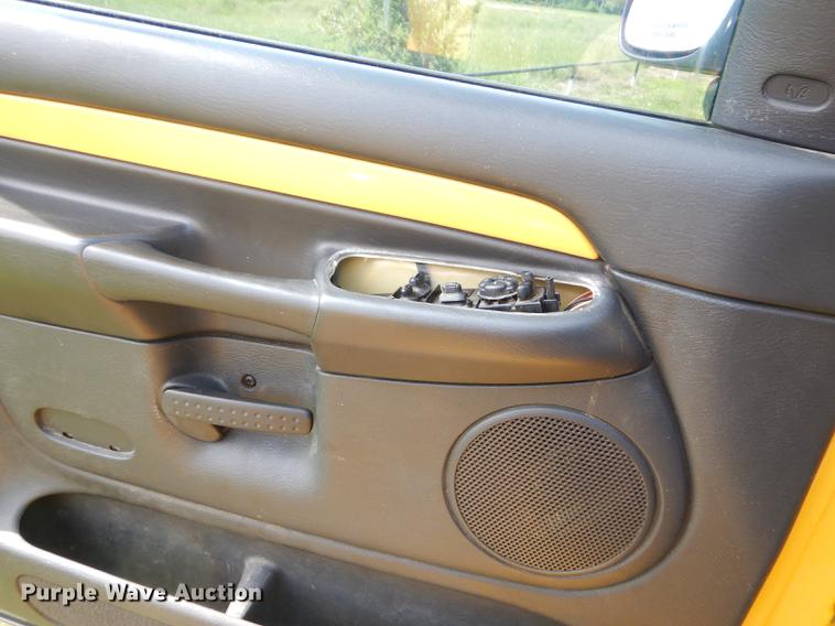 image for item FH9415 2005 Dodge Ram 1500 Rumble Bee pickup truck
