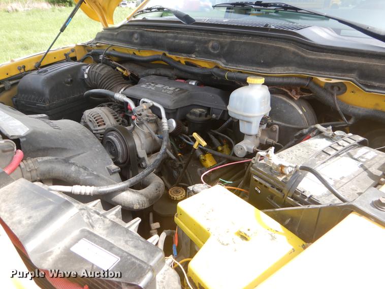 image for item FH9415 2005 Dodge Ram 1500 Rumble Bee pickup truck