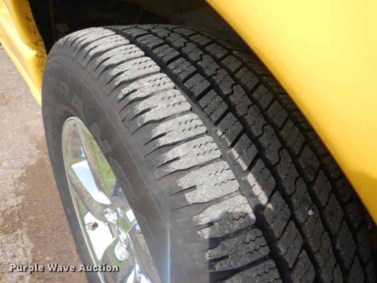 image for item FH9415 2005 Dodge Ram 1500 Rumble Bee pickup truck