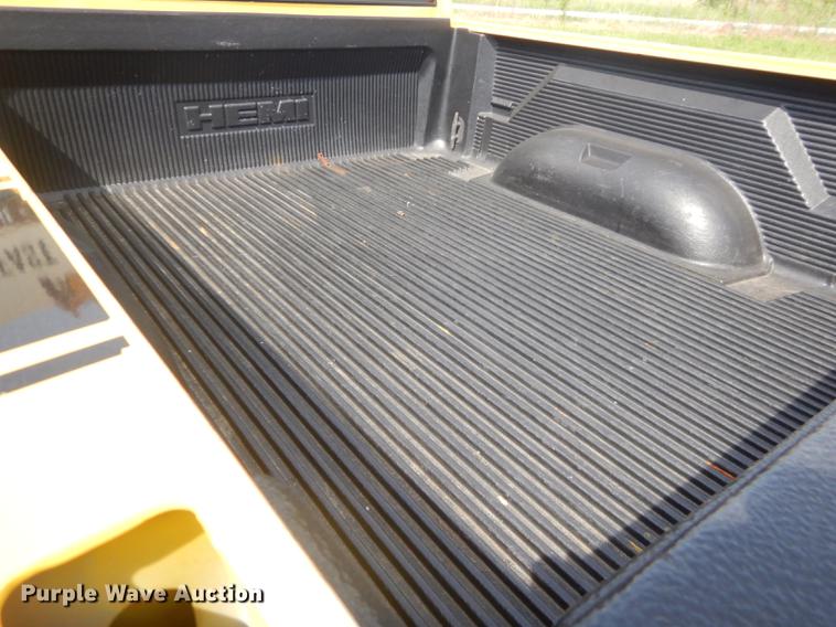 image for item FH9415 2005 Dodge Ram 1500 Rumble Bee pickup truck