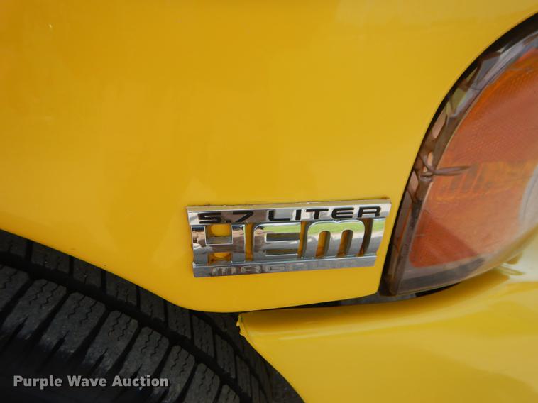 image for item FH9415 2005 Dodge Ram 1500 Rumble Bee pickup truck