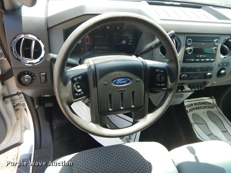 image for item FI9838 2013 Ford F250 Super Duty XLT Crew Cab pickup truck