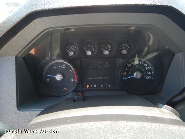 image for item FI9838 2013 Ford F250 Super Duty XLT Crew Cab pickup truck