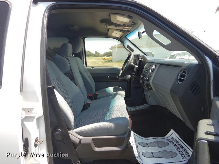 image for item FI9838 2013 Ford F250 Super Duty XLT Crew Cab pickup truck