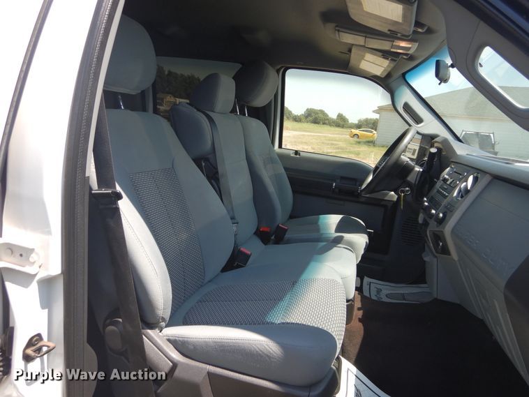 image for item FI9838 2013 Ford F250 Super Duty XLT Crew Cab pickup truck